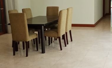 Rumah mewah, Pool  dalam Cluster di Kemang Jaksel