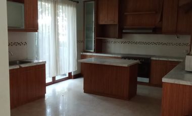 Rumah mewah, Pool  dalam Cluster di Kemang Jaksel