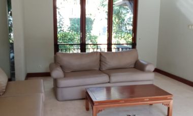 Rumah mewah, Pool  dalam Cluster di Kemang Jaksel