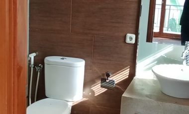 Rumah mewah, Pool  dalam Cluster di Kemang Jaksel