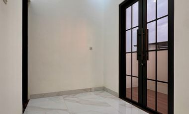 Rumah Mewah Siap Huni Lokasi Strategis Akses Mudah di Jagakarsa