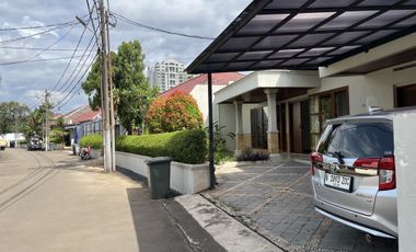 Rumah siap huni, Pool, dalam townhouse, strategis dekat MRT di Cipete