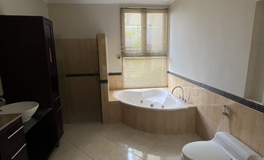 Rumah siap huni, Pool, dalam townhouse, strategis dekat MRT di Cipete