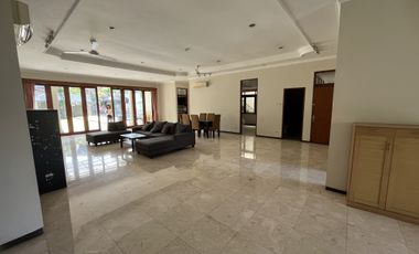 Rumah siap huni, Pool, dalam townhouse, strategis dekat MRT di Cipete