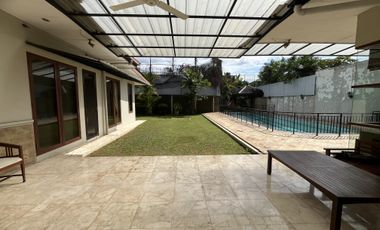 Rumah siap huni, Pool, dalam townhouse, strategis dekat MRT di Cipete