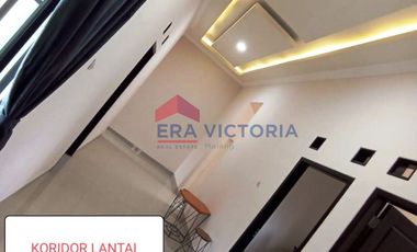 Rumah Mewah Dibuat Dengan Material Pilihan Kualitas Menengah Ke Atas