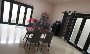 Rumah Mewah Dibuat Dengan Material Pilihan Kualitas Menengah Ke Atas