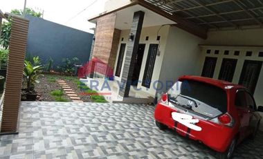 Rumah Mewah Dibuat Dengan Material Pilihan Kualitas Menengah Ke Atas