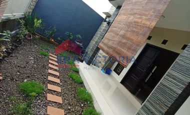 Rumah Mewah Dibuat Dengan Material Pilihan Kualitas Menengah Ke Atas