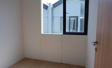 Rumah Nyaman Minimalis Modern Travertine Lippo Cikarang, 32 Juta/Thn