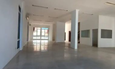 DISEWAKAN GUDANG DAN OFFICE DI DAAN MOGOT KM.10