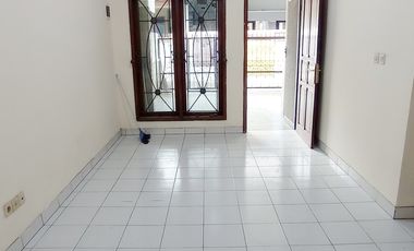 Disewakan Rumah Rapih di Duren Sawit