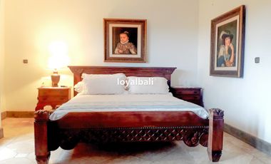 Vila cantik dengan pemandangan laut 180 derajat yang tak terhalang