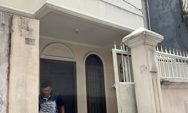 Jual rumah bagus kokoh 3 1/2 lt di jl Terate, Tambora, jakbar