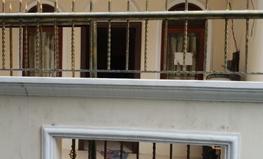 Jual rumah bagus kokoh 3 1/2 lt di jl Terate, Tambora, jakbar