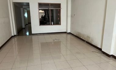 Jual rumah bagus kokoh 3 1/2 lt di jl Terate, Tambora, jakbar