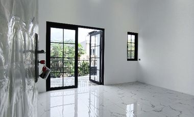 Dijual Rumah Mewah American CLASIC di Seputaran Pondok Aren