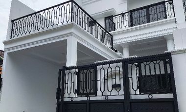 Dijual Rumah Mewah American CLASIC di Seputaran Pondok Aren