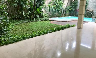 NICE & SPACIOUS HOUSE FOR RENT IN PONDOK INDAH 5 BEDROOM,POOL GARDEN