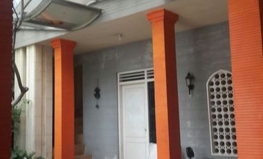 Dijual Gedung Lokasi Strategis di Jl. Dr. Wahidin Semarang