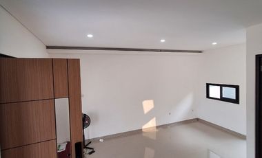Townhouse 2 Lantai Modern Minimalis dalam perumahan besar Pamulang