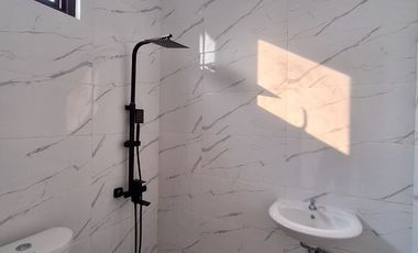 Townhouse 2 Lantai Modern Minimalis dalam perumahan besar Pamulang