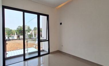 Townhouse 2 Lantai Modern Minimalis dalam perumahan besar Pamulang