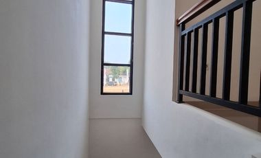 Townhouse 2 Lantai Modern Minimalis dalam perumahan besar Pamulang