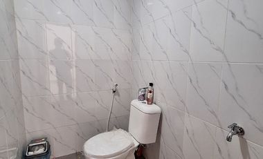 Townhouse 2 Lantai Modern Minimalis dalam perumahan besar Pamulang