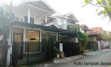 Rumah Dijual Rumah 2 1/2 lantai di Sektor 2 - Bintaro, Jakarta Selatan