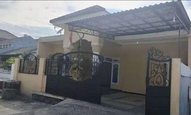 Rumah disewakan di Sukolilo, Surabaya