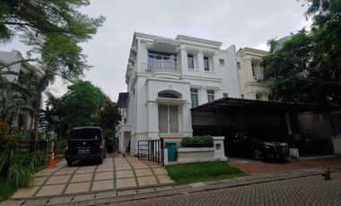 sewa rumah cluster BGM PIK uk 13x18m posisi hook furnish