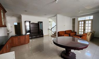 sewa rumah cluster BGM PIK uk 13x18m posisi hook furnish