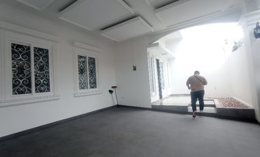 Dijual Cepat Rumah Mewah siap huni di Komplek DKI Joglo