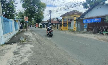 RUMAH TENGAH KOTA MADIUN TYPE 45 FREE DESAIN