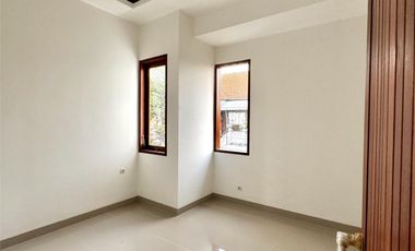 FOR SALE HUNIAN BARU ONE GATE 4 BR KAWASAN BAGUS DENPASAR SANUR