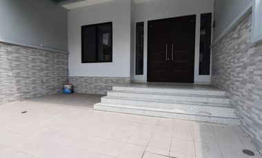 Rumah 2 Lantai Siap Huni di Kelapa Gading