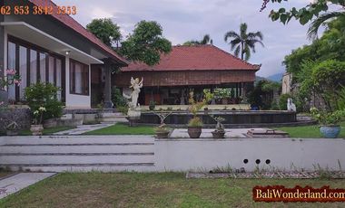 Dijual Cepat Super Murah Villa Tepi Pantai Seraya Karangasem