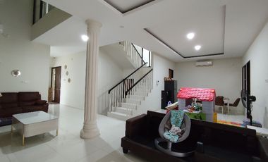 Dijual 1 unit Rumah Mewah Orchard Park Citra Grand City