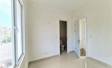 Rumah 2 lantai siap huni luas 90m2 6x15 type 2KT cluster thames Jakart