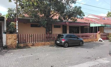 Rumah lama Di Pogung baru Kawasan Kampus UGM - Pogung Baru Sleman