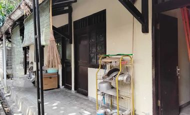 Rumah lama Di Pogung baru Kawasan Kampus UGM - Pogung Baru Sleman