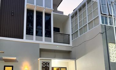 Rumah modern minimalist cluster di pudak payung
