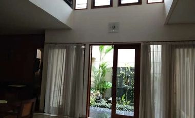 RUMAH MEWAH 358m2 FULL FURNISH DAERAH MANAHAN, SURAKARTA.