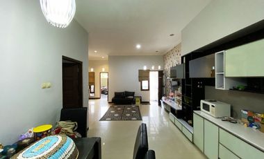 rumah murah 2 lantai di perumahan gentan 100 meter dari luwes