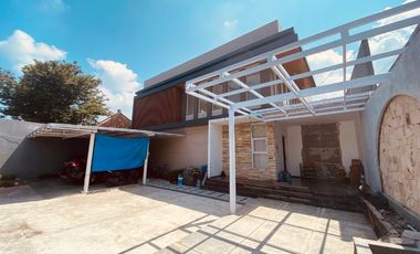 Rumah mewah modern minimalis di serengan solo kota