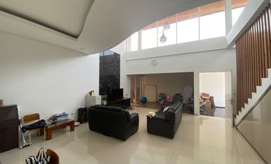 Rumah mewah modern minimalis di serengan solo kota