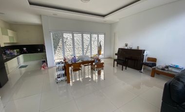 Rumah mewah modern minimalis di serengan solo kota