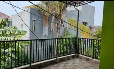 Jual BU Rumah Hoek 2lantai full renovasi siap huni Taman Royal 3