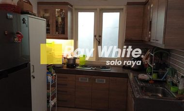 Rumah Bagus Siap Huni 2 Lantai Lokasi Jebres Solo